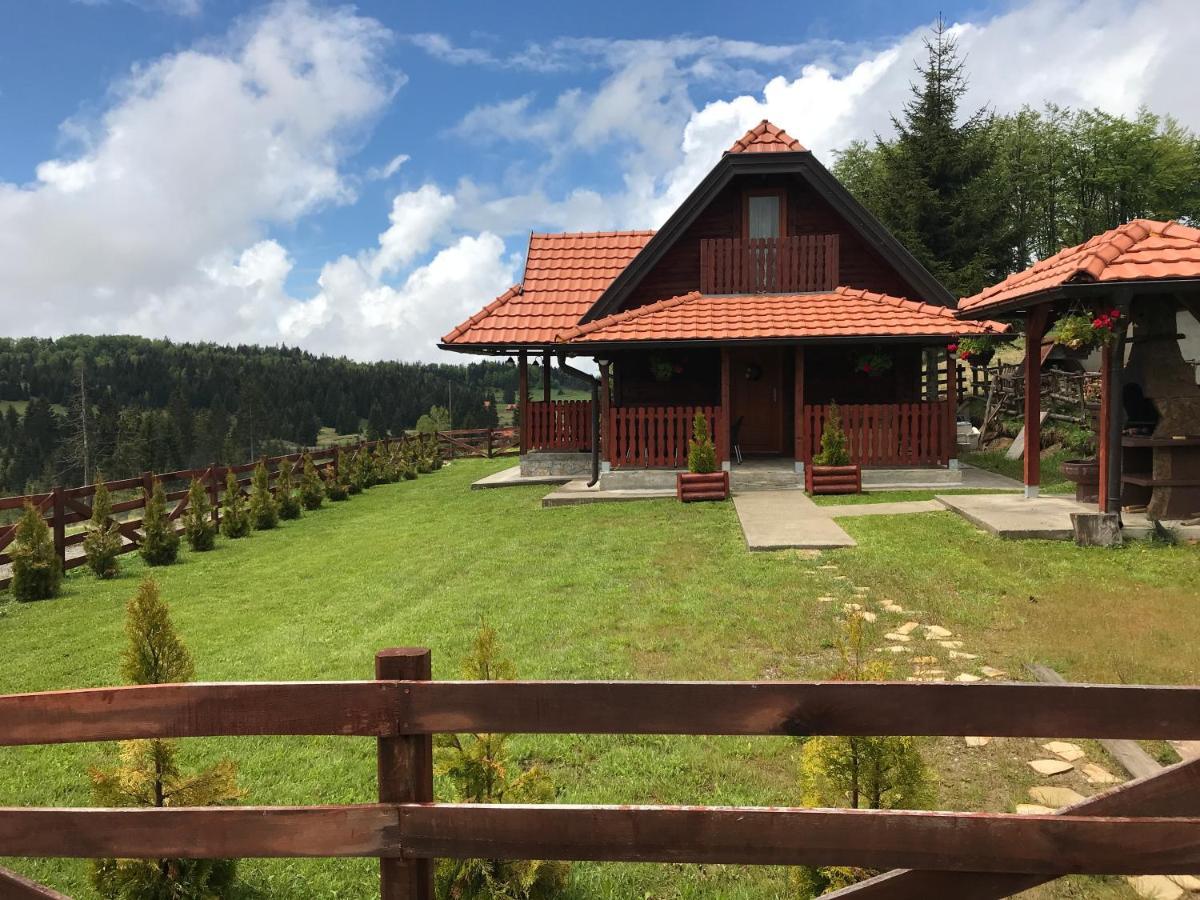 Holiday Home Perduh Sekulic Eksteriør billede